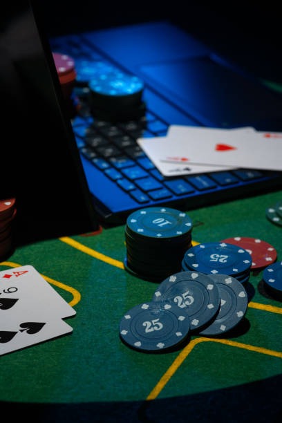 cair toto mobile app interface showing slot tournaments and live casino options